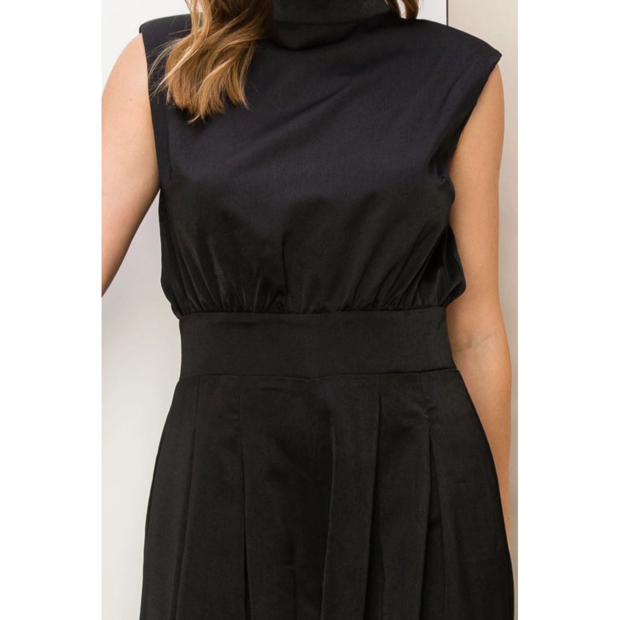 Women’s High-Neck Sleeveless Jumpsuit