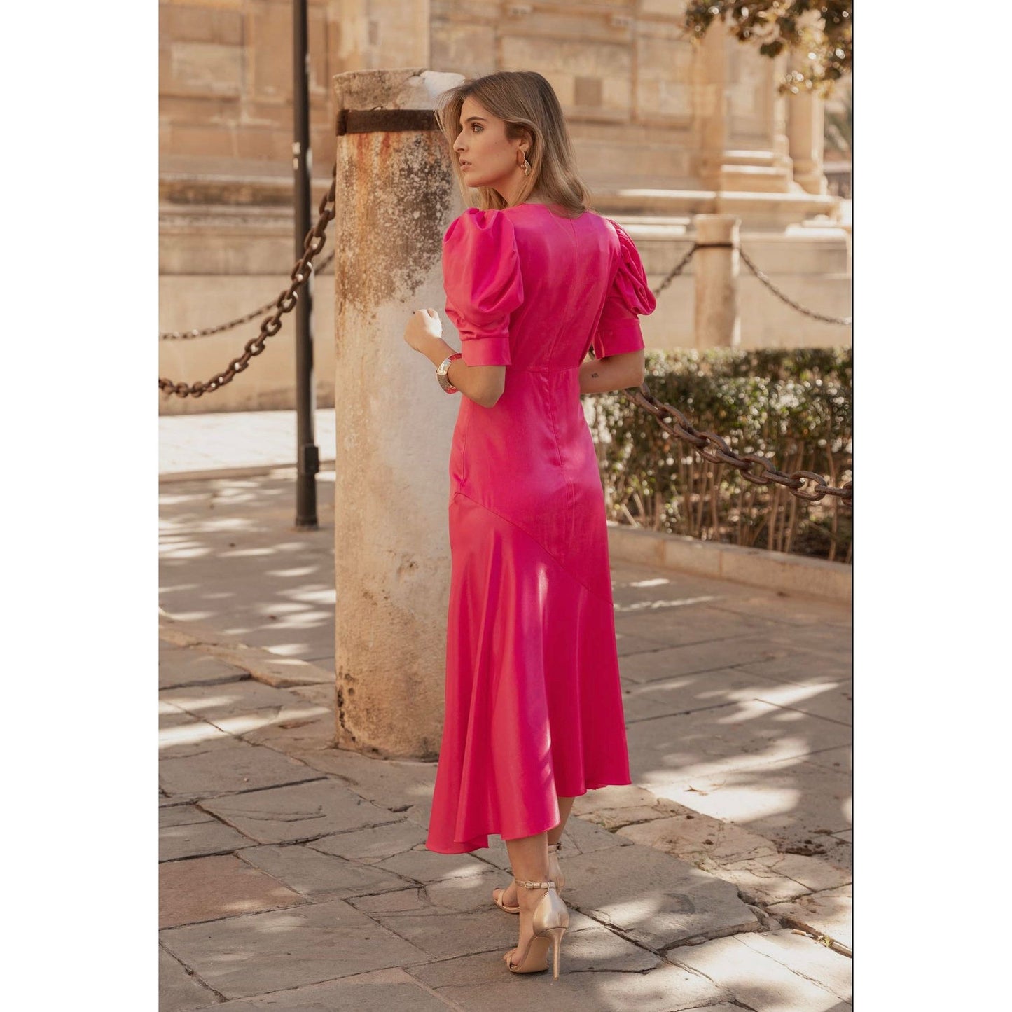 Women’s Puff Sleeve Mid-Length Dress